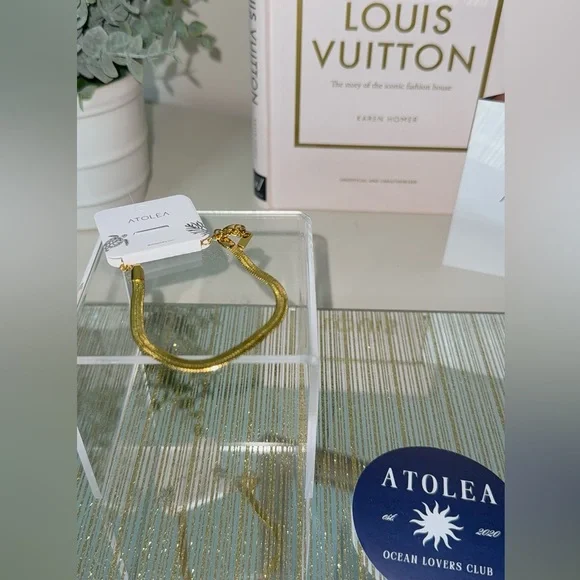 Atolea’ - "Kauai" Herringbone Bracelet - 18k gold New with/Tags & Dust Bag - Picture 6 of 6